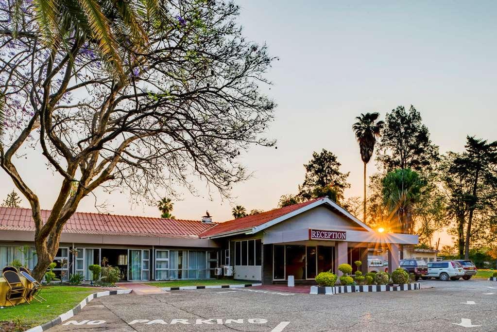 Kadoma Hotel & Conference Centre Extérieur photo