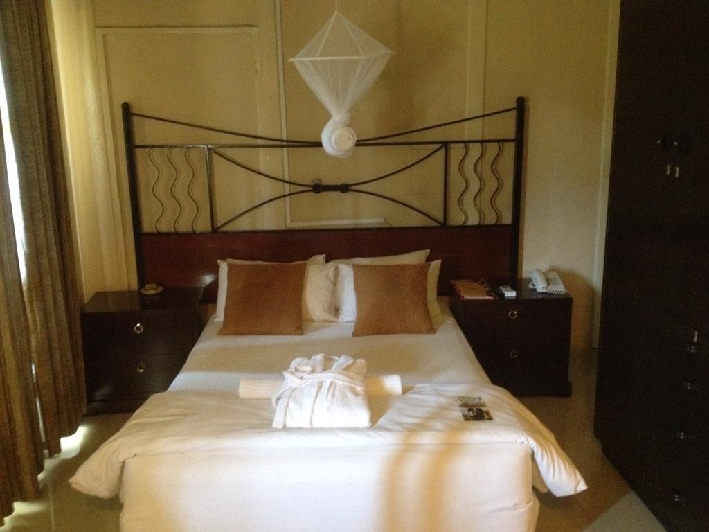 Kadoma Hotel & Conference Centre Extérieur photo