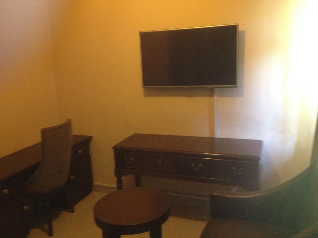 Kadoma Hotel & Conference Centre Extérieur photo