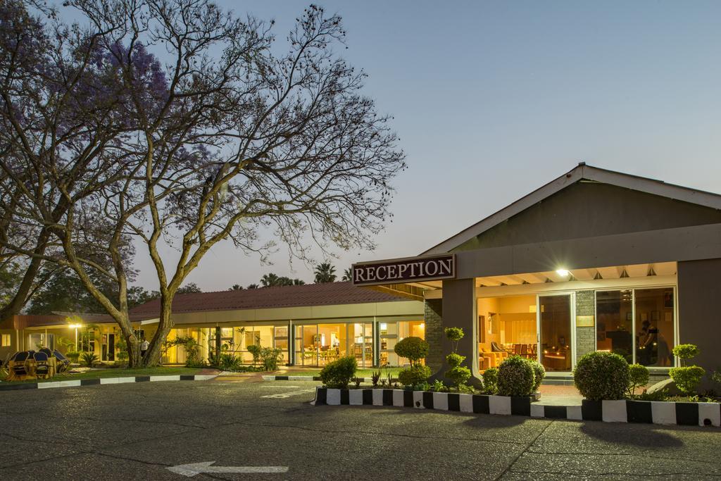 Kadoma Hotel & Conference Centre Extérieur photo