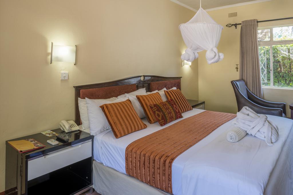 Kadoma Hotel & Conference Centre Extérieur photo