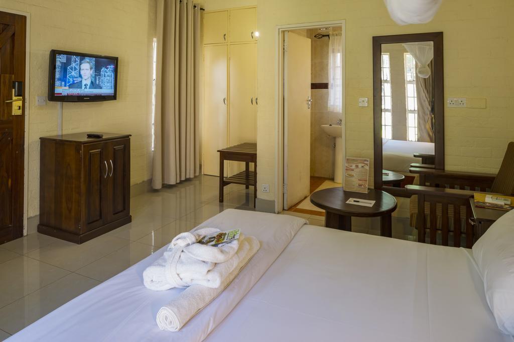 Kadoma Hotel & Conference Centre Extérieur photo
